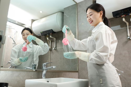 從細節到藝術 衛生間清潔整理與女性人物攝影的跨界融合